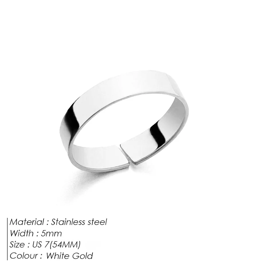 Anel de Aço Titânio Simples com Abertura Ajustável e Personalizável. Design liso e moderno, perfeito para gravar nomes ou datas especiais.