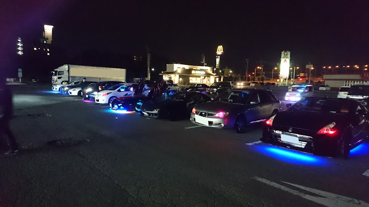 ヴィッツのレインボー普及友の会・電飾人間・ホノボノさんやり過ぎ・ナイトミーティングに関するカスタム事例の投稿画像4枚目