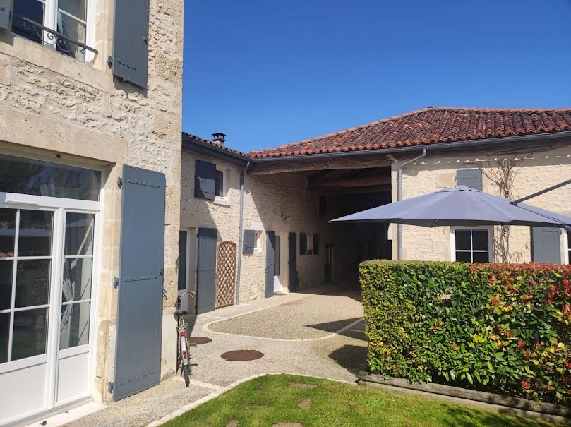 Vente maison 8 pièces 191 m² à Loiré-sur-Nie (17470), 365 000 €