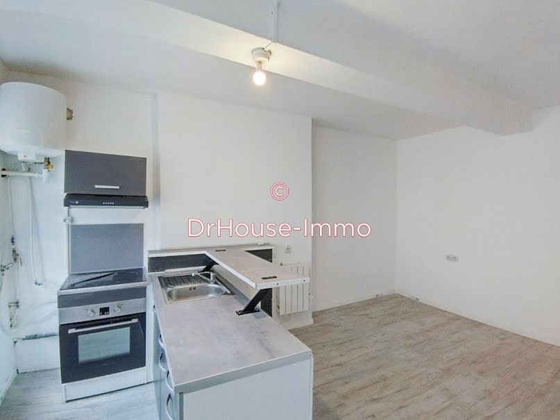 Location  appartement 1 pièce 20 m² à Landrecies (59550), 350 €