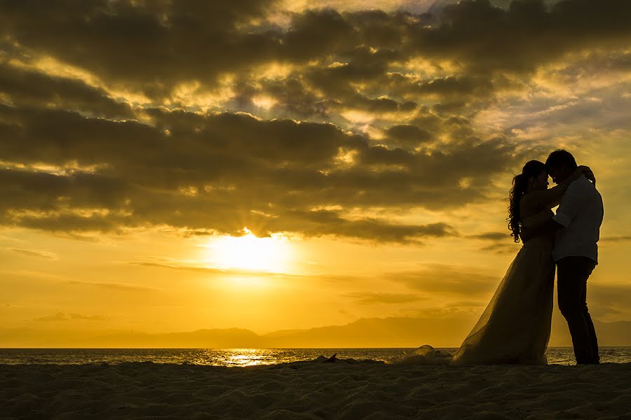 Fotógrafo de bodas Aying Salupan (salupan). Foto del 3 de marzo 2016