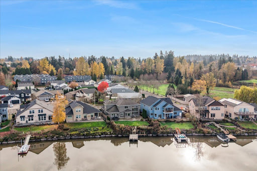 Lakeside residential neighborhood with houses - Prestige house for sale in Fairview, 4 bedrooms