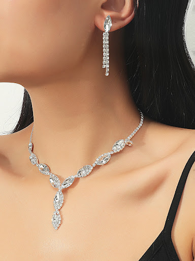 Title 2, Fashion Simple Rhinestone Necklace Ear Stud Set...