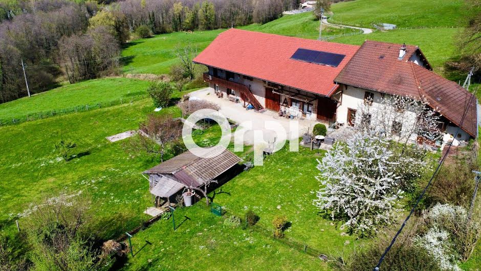 Vente ferme 11 pièces 293 m² à Saint-Geoire-en-Valdaine (38620), 599 000 €