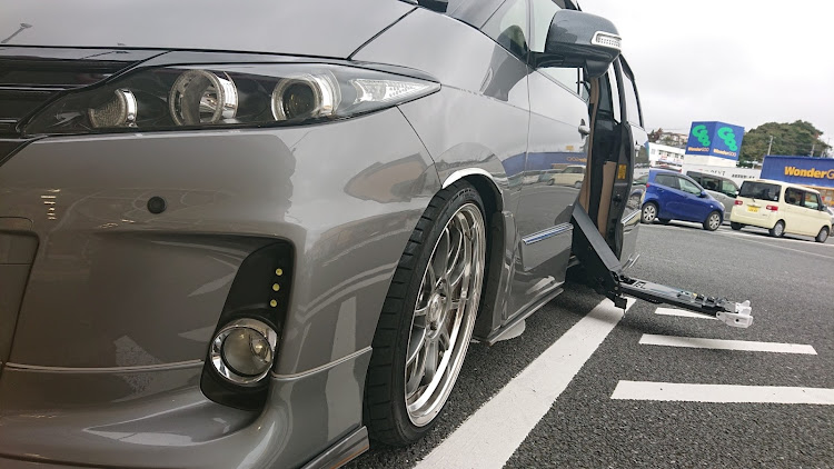 エスティマの電動車椅子・エスティマ・福祉車両・daddy・車高に関するカスタム事例の投稿画像1枚目