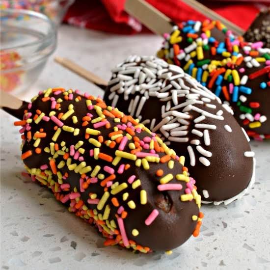 Chocolate Dipped Frozen Bananas_image