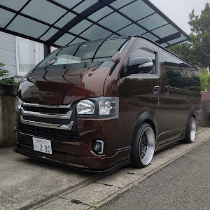 ハイエースバン KDH206V