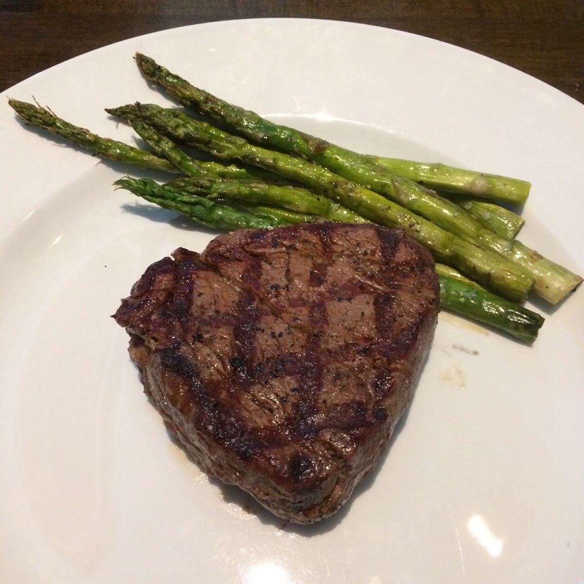 8 oz. steak with asparagus