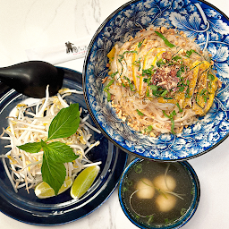 Phở Gà Trộn / Special Soupless Chicken Phở