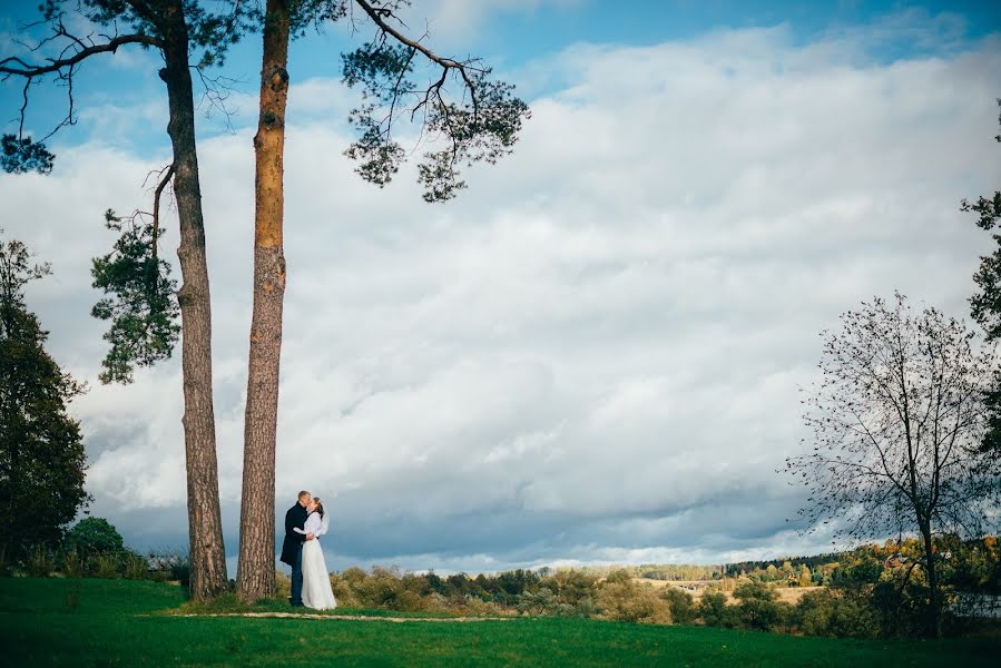 Fotografo di matrimoni Karen Uzunyan (klaatu). Foto del 10 aprile 2018