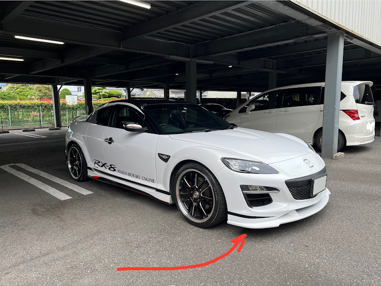 RX-8のwrap cut・カッティングシート貼り・視覚効果のロー&ワイド・白いボディの引き締め・フロントリップに関するカスタム事例の投稿画像2枚目