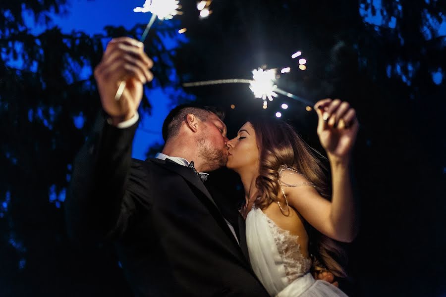 Fotógrafo de casamento Madalin Ciortea (dreamartevents). Foto de 3 de novembro 2017