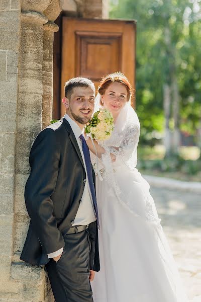 Wedding photographer Oleg Smolyaninov (smolyaninov11). Photo of 9 June 2019