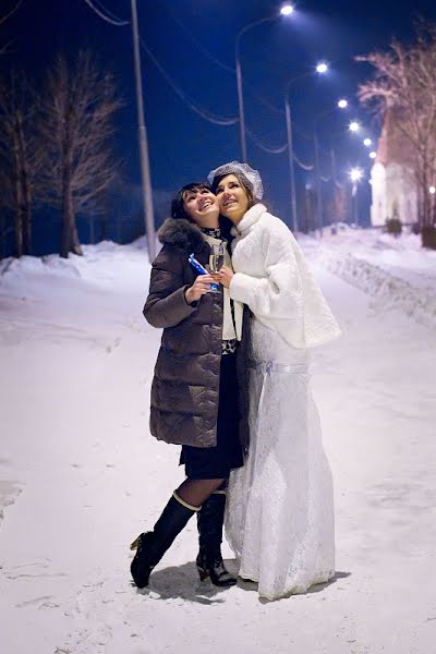 Fotógrafo de casamento Elena Milostnykh (shat-lav). Foto de 2 de março 2013