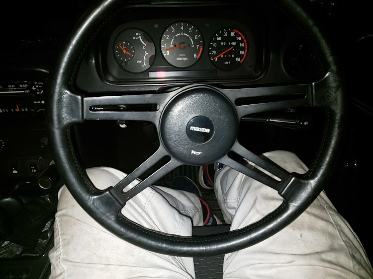 サバンナRX-7のサバンナRX-7・SAVANNA RX-7 SA22C・sa22c・MOMOステアリング・ステアリング交換に関するカスタム事例の投稿画像2枚目