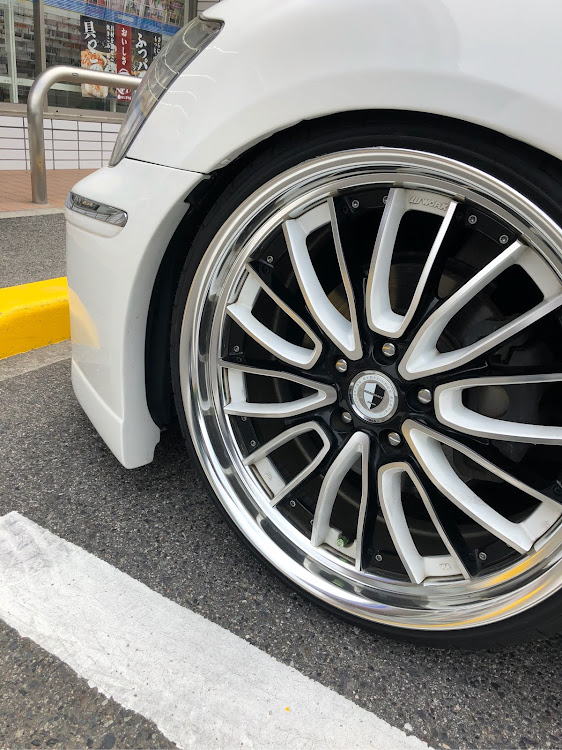 クラウンアスリートのDIY・ホイール交換・車高調整・ちゃんがらに関するカスタム事例の投稿画像1枚目