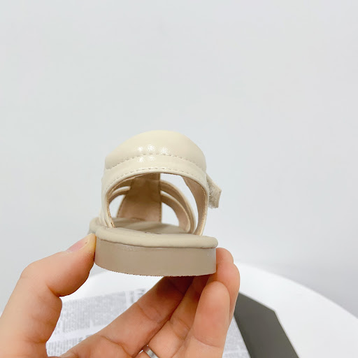 Title 4, Simple Solid Color Closed Toe Anti-kick Hollow ...