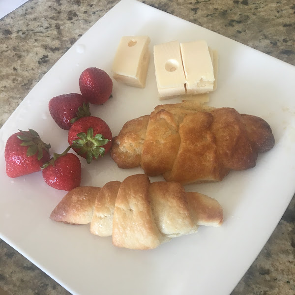 Gluten free croissants! 😋 (plated at home)