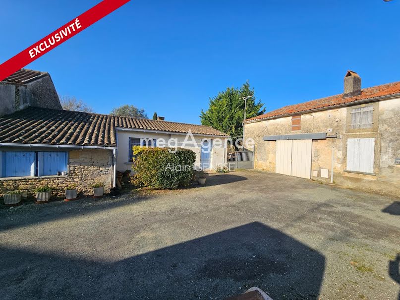 Vente maison 3 pièces 89 m² à Surgères (17700), 159 000 €