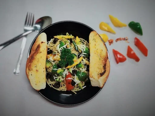 Veg Aglio Oglio Pasta