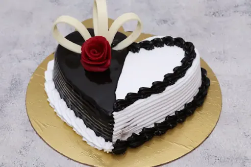 Cholate Vanilla Heart Cake