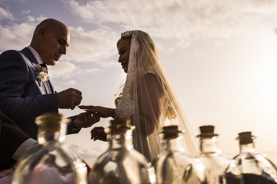 Fotografo di matrimoni Fabio Camandona (camandona). Foto del 3 aprile 2020