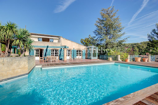 Villa with pool and terrace 4