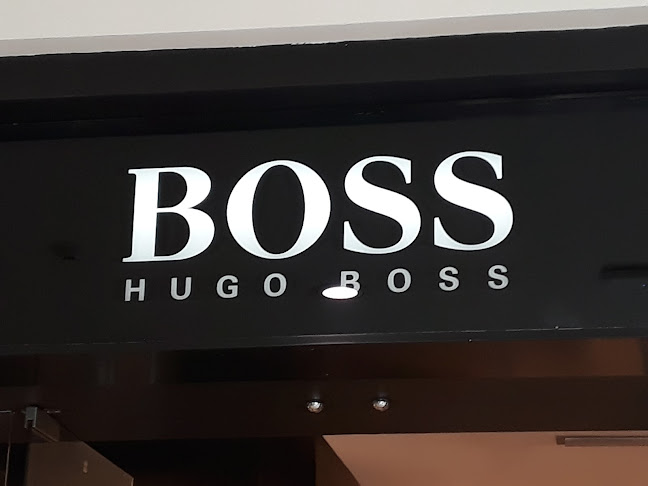 Hugo Boss - Tienda de ropa