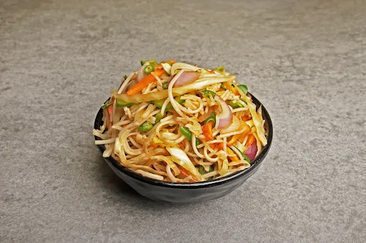 Veg Indo Chinese Hakka Noodles (No Onion Garlic Available)