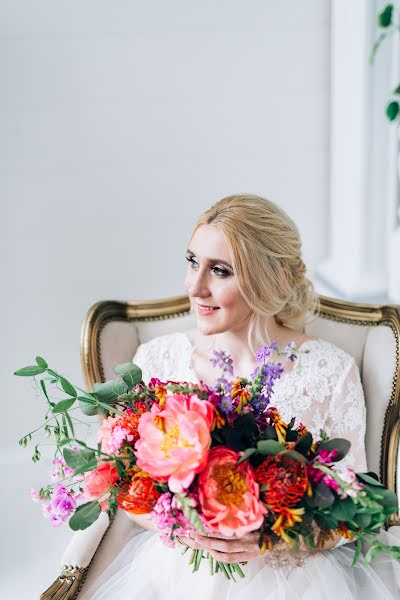 Fotógrafo de casamento Olya Aleksina (aleksinaolga). Foto de 14 de abril 2019