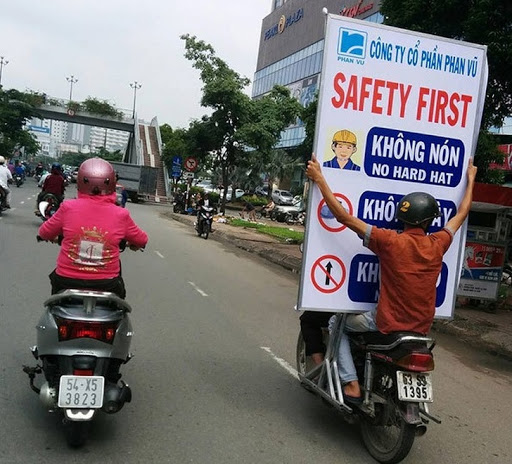 Khẩu hiệu và hành động đâu nhất thiết phải có liên quan