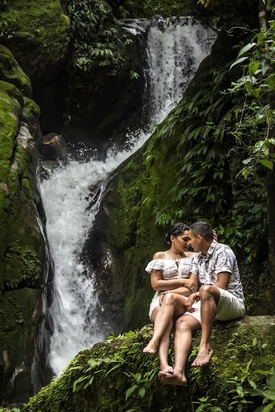 Fotógrafo de casamento Robinson Figueroa (robinfigue). Foto de 11 de setembro 2019