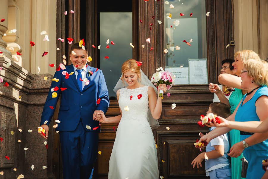 Fotografo di matrimoni Marina Konstantinova (mirigrina). Foto del 23 marzo 2017