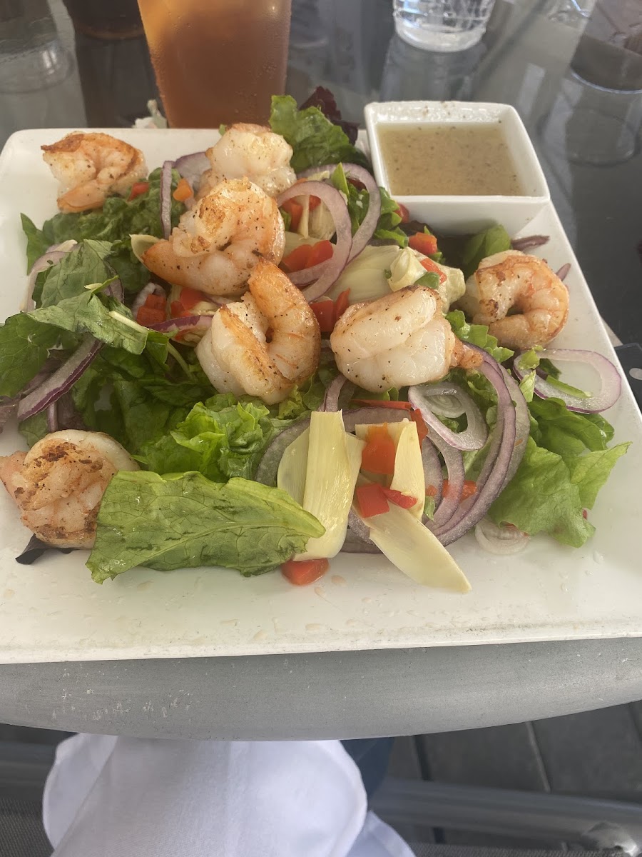 House salad with shrimp - delicious!