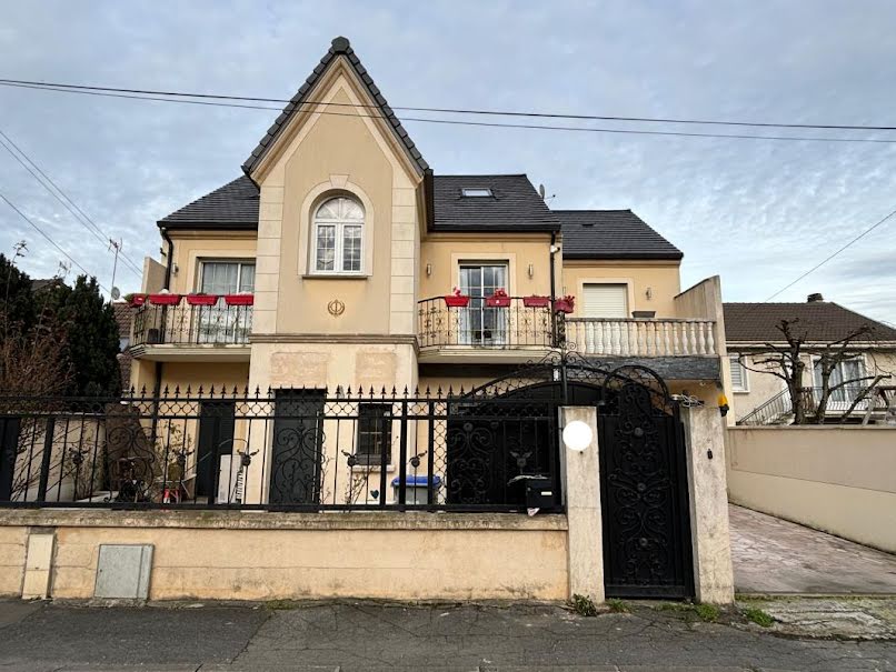 Vente maison 10 pièces 200 m² à Goussainville (95190), 599 000 €