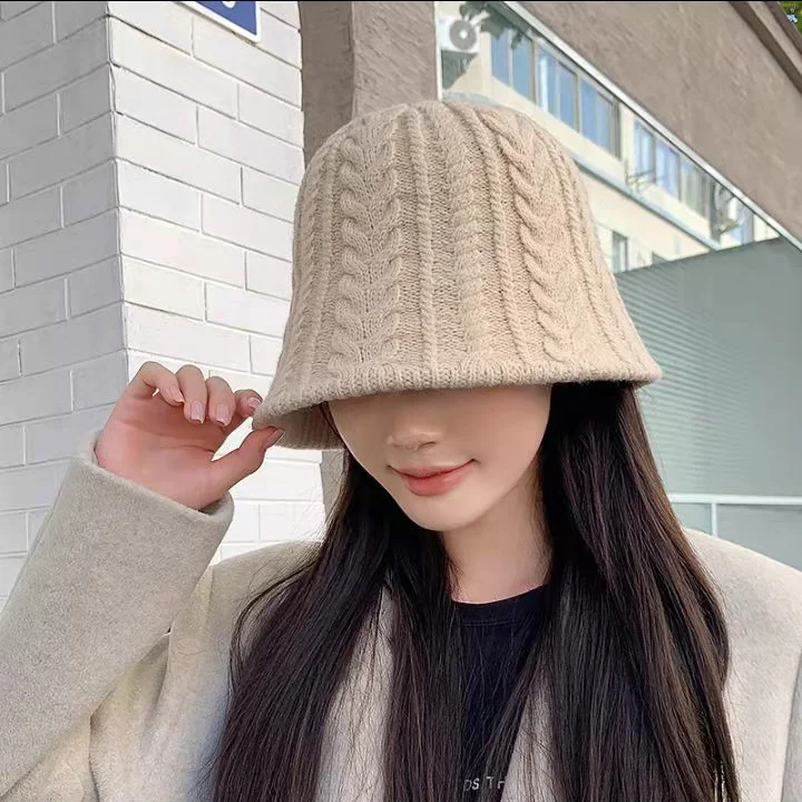 Pleteni Simple Tvist Bucket Hat