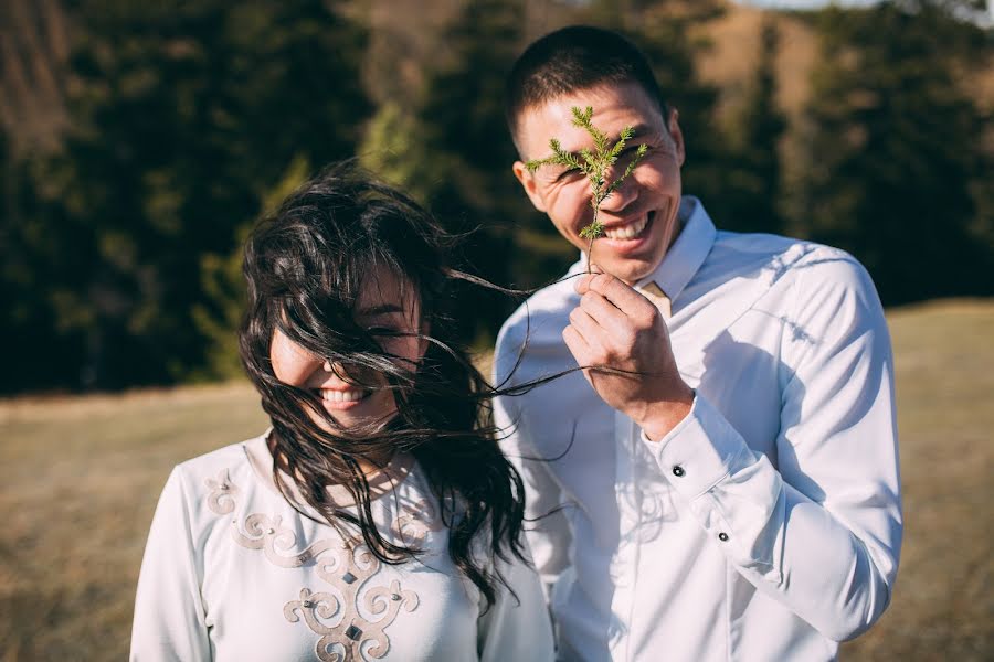 Fotógrafo de casamento Innokentiy Khatylaev (hatylaev). Foto de 2 de junho 2016