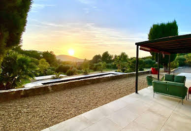 Maison avec piscine et terrasse 14