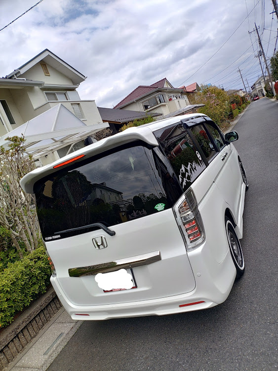Triton_68el_caminoさんが投稿したムーンアイズ仕様・ピンストライプ・RK5ステップワゴン・シンプルにカスタム・ストリートカーナショナルズに関するカスタム事例の投稿画像3枚目