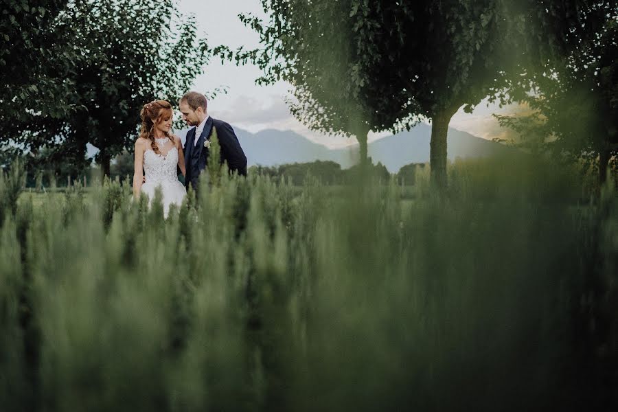 Wedding photographer Roberto Frignani (gli-imbucati). Photo of 4 September 2020