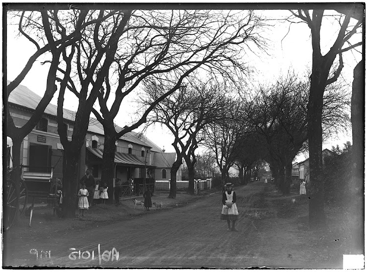 Breda Street, leading up to the Mosque, early 1900s. The community that built the mosque lived in the surrounding streets.