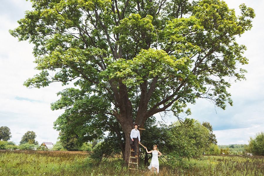 結婚式の写真家Slava Semenov (ctapocta)。2014 7月7日の写真