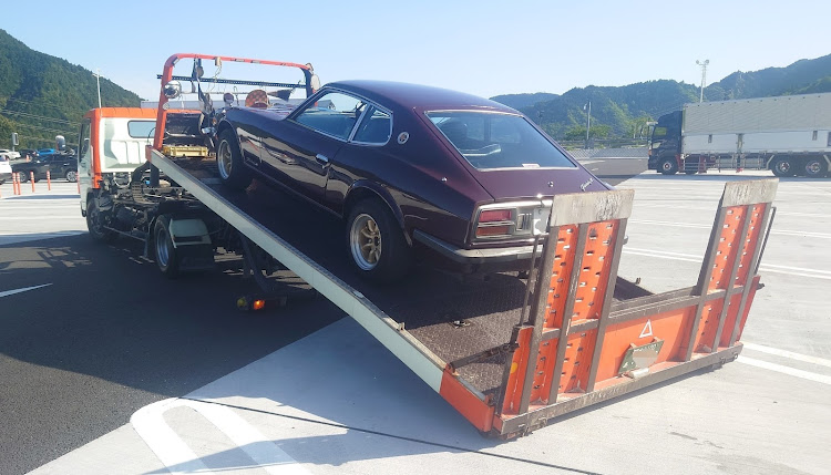 フェアレディZのあと1週間休みがあるのに車に乗れませんに関するカスタム事例の投稿画像1枚目