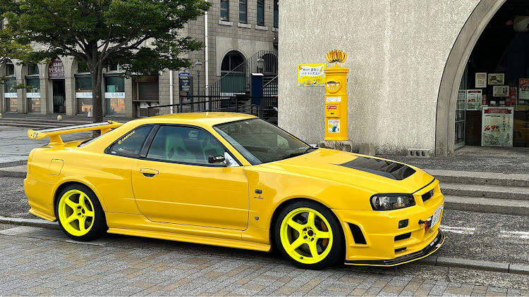 スカイライン GT-Rの黄色はいいぞー！に関するカスタム事例の投稿画像1枚目