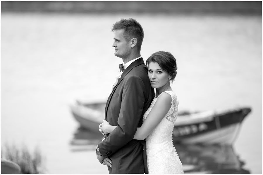 Wedding photographer Piotr Stachura (janekps). Photo of 1 October 2019