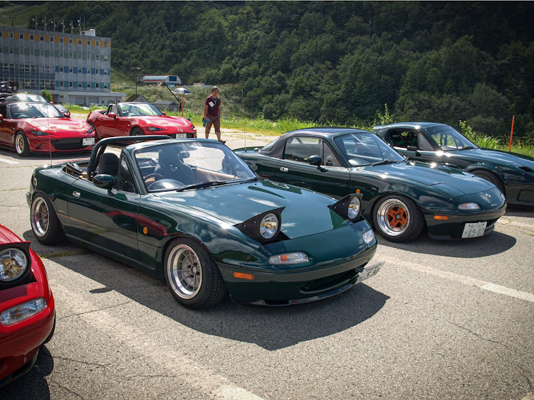 ロードスターのハナマルレーシングに関するカスタム事例の投稿画像3枚目