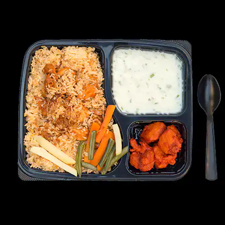 Chicken Biryani (Regular), Raita & Popcorn Kebab