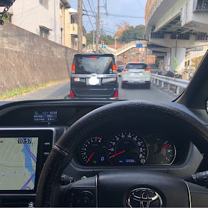 ヴォクシー ZRR80W