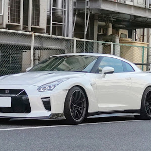 NISSAN GT-R