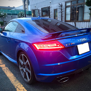 TT RS クーペ A6